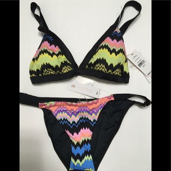 New. PILYQ adjustable zig zag bikini. M-bottom/D-top NWT - Picture 6 of 6